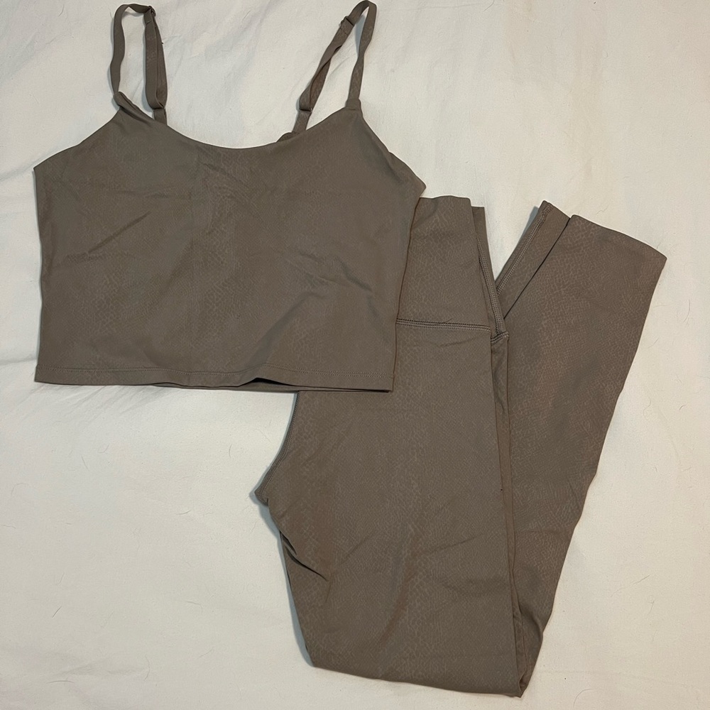 Tavi active snake print matching set